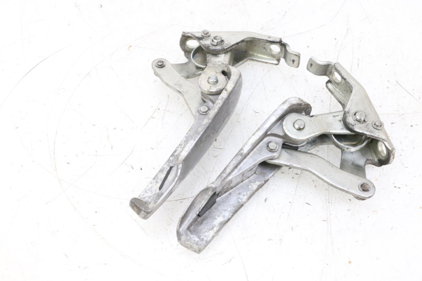 photo de COPPIA PEDANE POSTERIORI PIAGGIO VESPA GTS SUPER IE 125 (2009 - 2016) - Zoom sui componenti