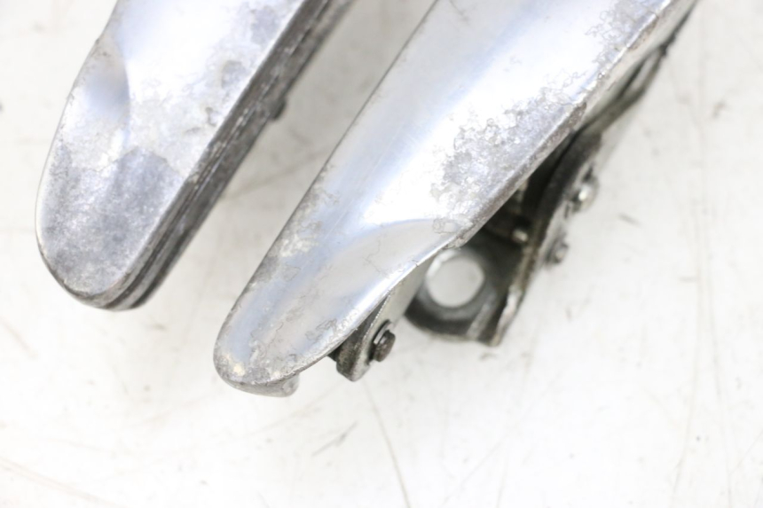 photo de COPPIA PEDANE POSTERIORI PIAGGIO VESPA GTS SUPER IE 125 (2009 - 2016) - Dettagli dei punti di fissaggio