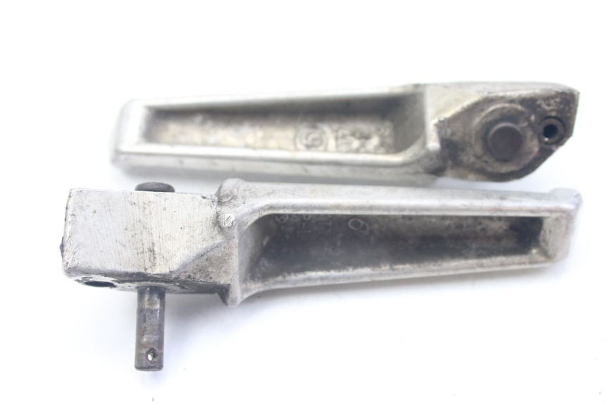 photo de PAIA DI PEDANE POSTERIORI HONDA VFR FI RC46 800 (1998 - 2001) - Primo piano tecnico