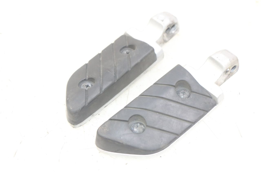 photo de PAIA DI PEDANE POSTERIORI YAMAHA X-CITY XCITY 125 (2007 - 2013) - Vista principale