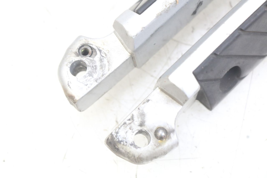 photo de PAIA DI PEDANE POSTERIORI YAMAHA X-CITY XCITY 125 (2007 - 2013) - Zoom sullo stato d'uso