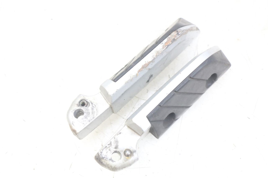 photo de PAIA DI PEDANE POSTERIORI YAMAHA X-CITY XCITY 125 (2007 - 2013) - Altra angolazione