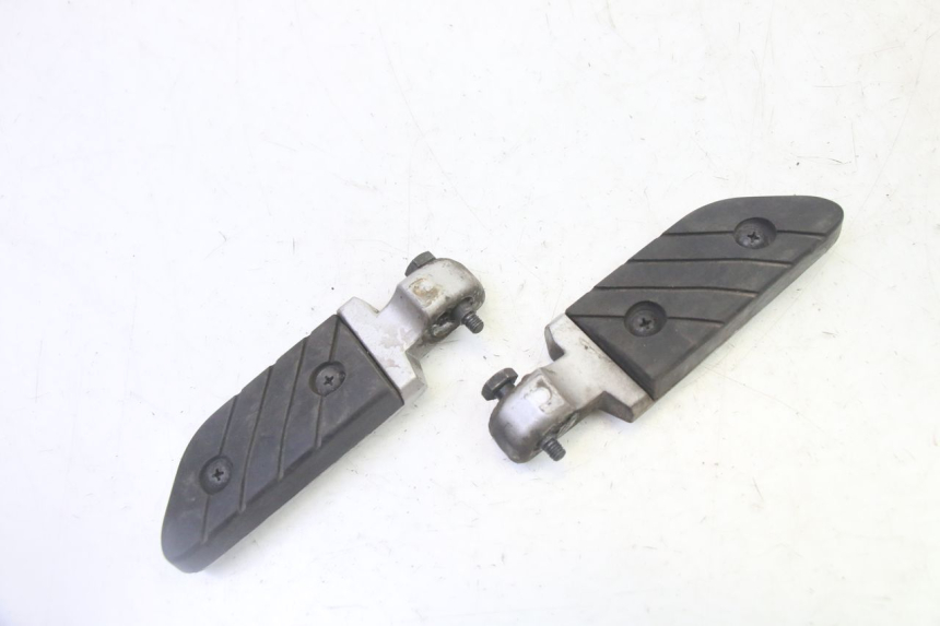 photo de PAIA DI PEDANE POSTERIORI YAMAHA X-CITY XCITY 125 (2007 - 2013) - Vista principale