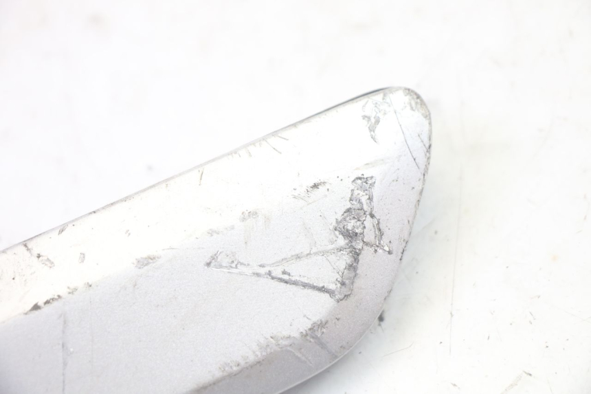 photo de PAIA DI PEDANE POSTERIORI YAMAHA X-CITY XCITY 125 (2007 - 2013) - Stato della superficie e materiale