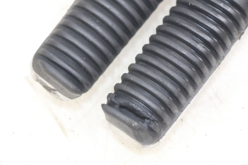 photo de PAIA DI PEDANE POSTERIORI YAMAHA X-MAX XMAX 250 (2006 - 2009) - Primo piano tecnico