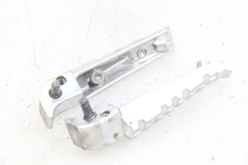 photo de PAIA DI PEDANE POSTERIORI YAMAHA X-MAX XMAX 125 (2010 - 2013) - Zoom sullo stato d'uso