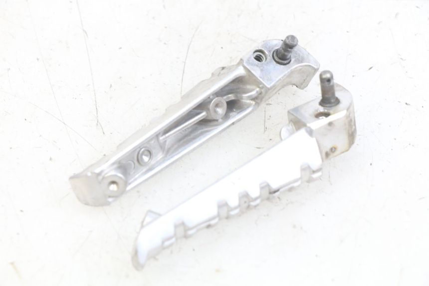 photo de PAIA DI PEDANE POSTERIORI YAMAHA X-MAX XMAX 125 (2010 - 2013) - Altra angolazione