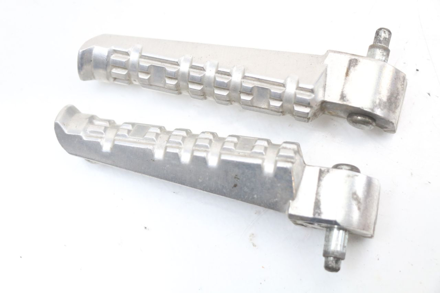 photo de PAIA DI PEDANE POSTERIORI YAMAHA X-MAX XMAX 125 (2010 - 2013) - Zoom sullo stato d'uso