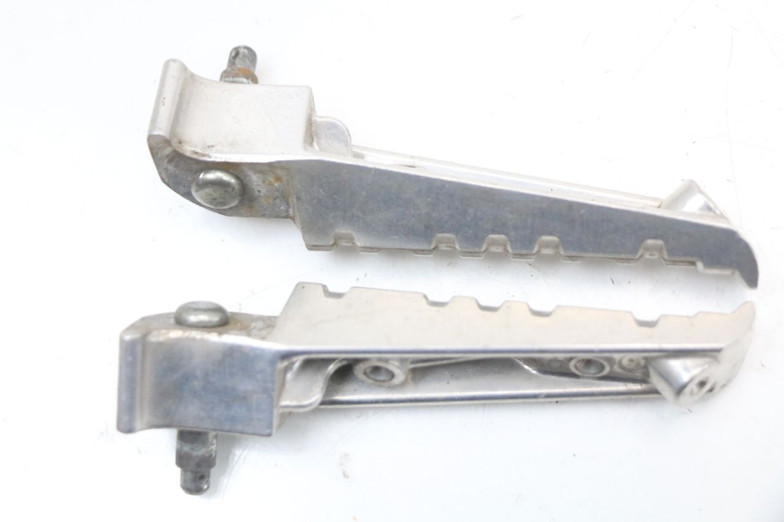 photo de PAIA DI PEDANE POSTERIORI YAMAHA X-MAX XMAX 125 (2010 - 2013) - Altra angolazione