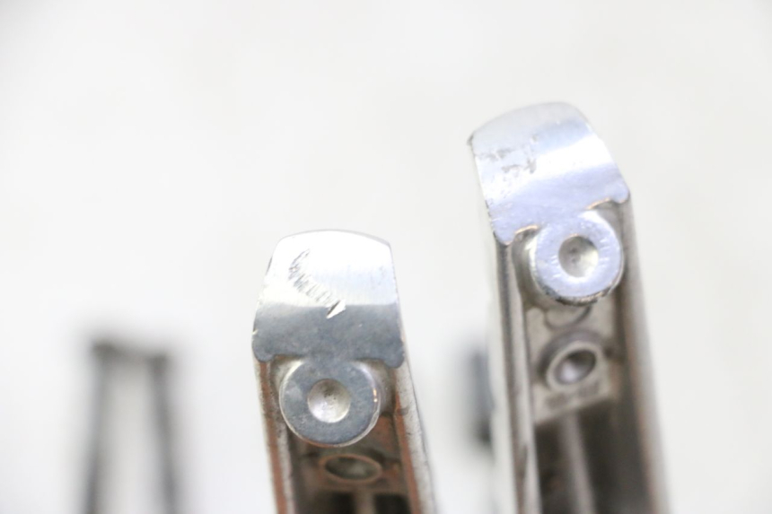 photo de PAIA DI PEDANE POSTERIORI YAMAHA X-MAX XMAX 125 (2010 - 2013) - Dettaglio del componente