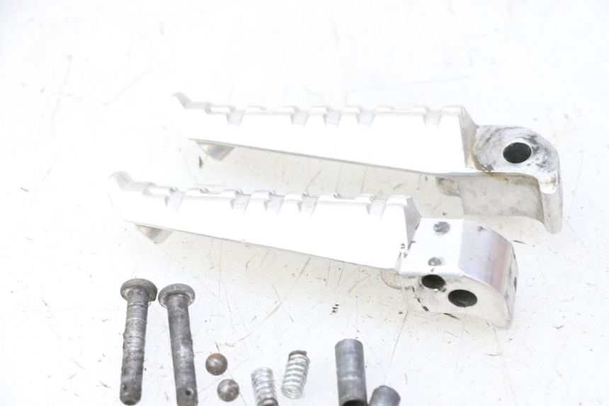 photo de PAIA DI PEDANE POSTERIORI YAMAHA X-MAX XMAX 125 (2010 - 2013) - Primo piano tecnico