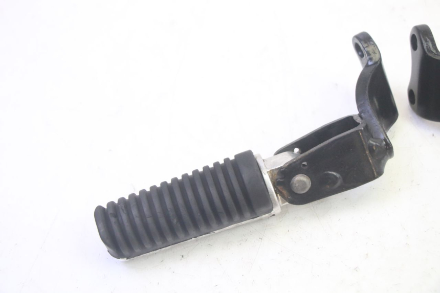 photo de PAIA DI PEDANE POSTERIORI YAMAHA XMAX X-MAX 125 (2006 - 2009) - Zoom sullo stato d'uso