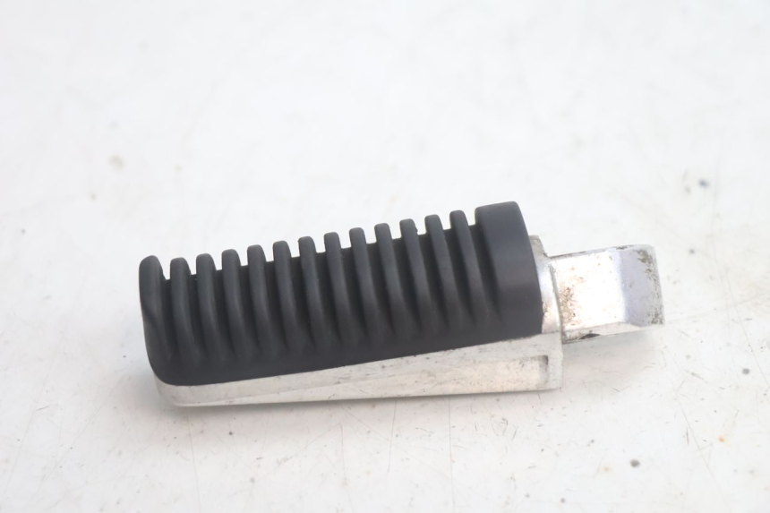 photo de PAIA DI PEDANE POSTERIORI YAMAHA XMAX X-MAX 125 (2006 - 2009) - Dettaglio del componente