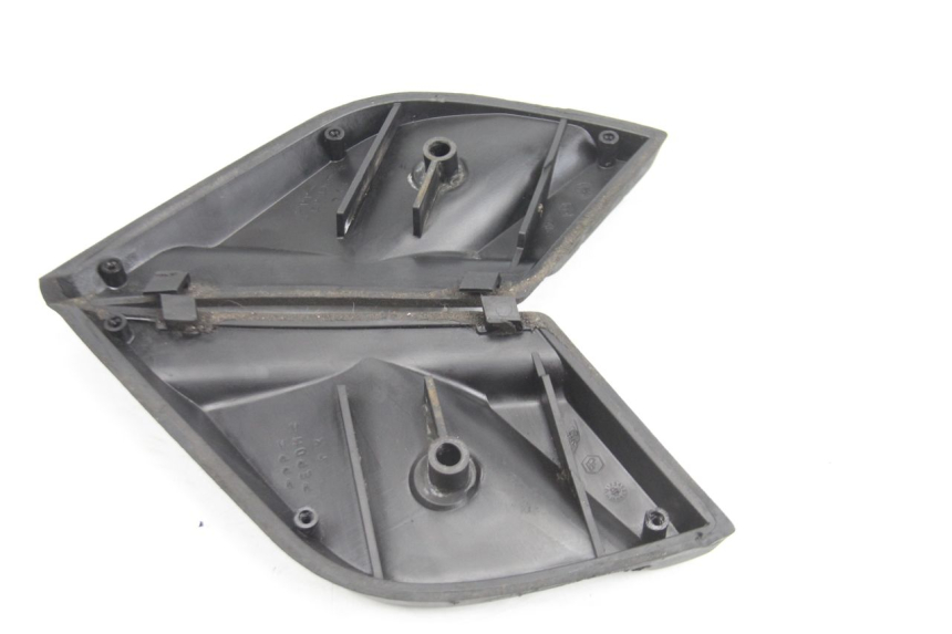 photo de PAIA DI PEDANE POSTERIORI PIAGGIO X9 EVOLUTION 125 (2003 - 2007) - Primo piano tecnico