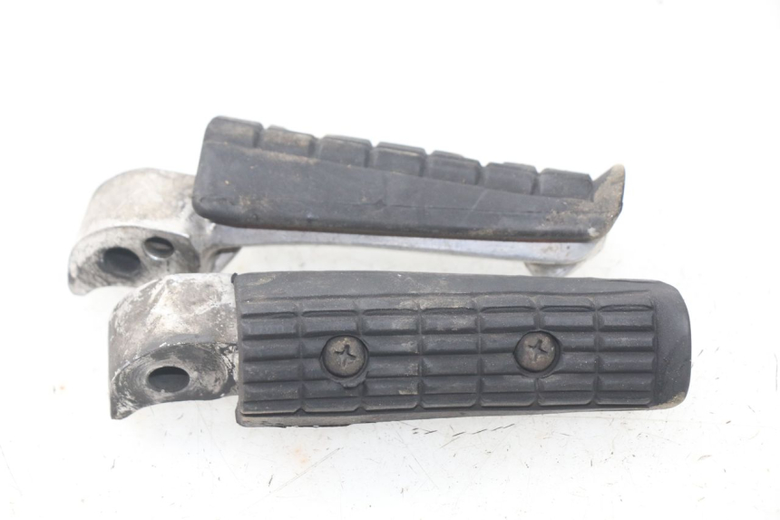 photo de COPPIA PEDANE POSTERIORI YAMAHA XJ600 XJ DIVERSION 600 (1992 - 1997) - Primo piano tecnico