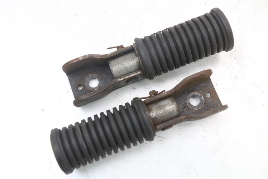 photo de COPPIA PEDANE POSTERIORI SYM XS 125 (2007 - 2016) - Dettaglio del componente