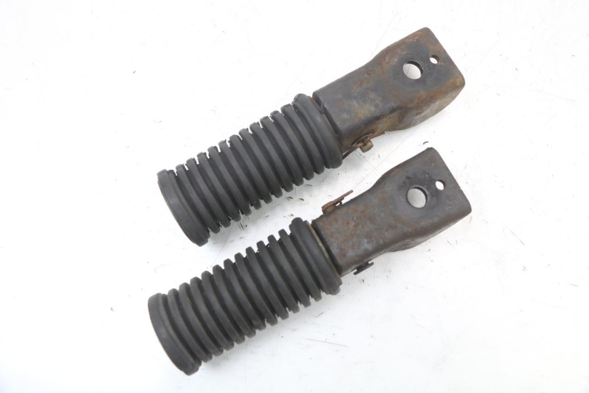 photo de COPPIA PEDANE POSTERIORI SYM XS 125 (2007 - 2016) - Zoom sullo stato d'uso