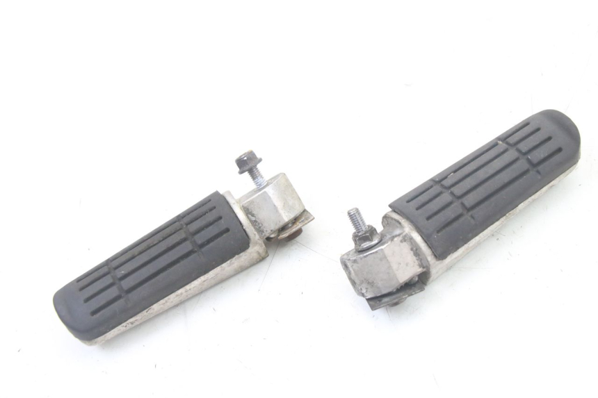 photo de PEDANA POSTERIORE YAMAHA FZ6 FAZER S2 600 (2007 - 2011) - Vista principale