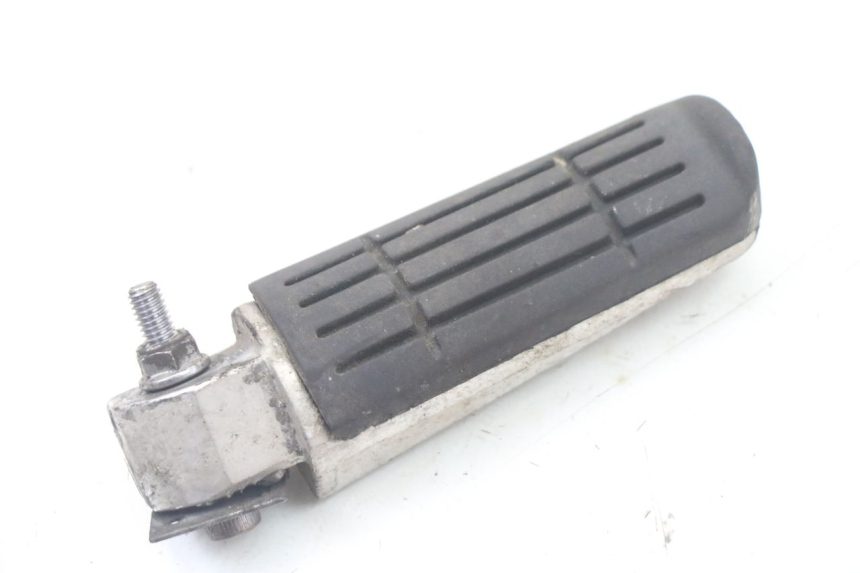 photo de PEDANA POSTERIORE YAMAHA FZ6 FAZER S2 600 (2007 - 2011) - Primo piano tecnico