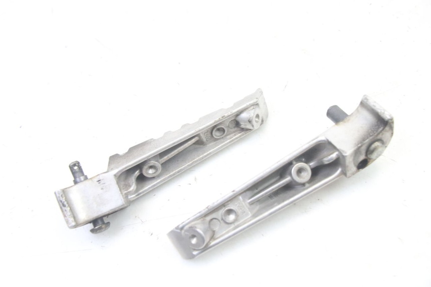 photo de COPPIA PEDANE POSTERIORI YAMAHA YP X-MAX XMAX 400 (2014 - 2017) - Altra angolazione