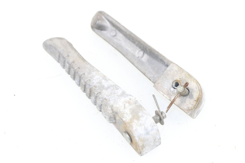 photo de COPPIA PEDANE POSTERIORI YIYING YY T POWER MAX 125 (2006 - 2016) - Dettaglio del componente