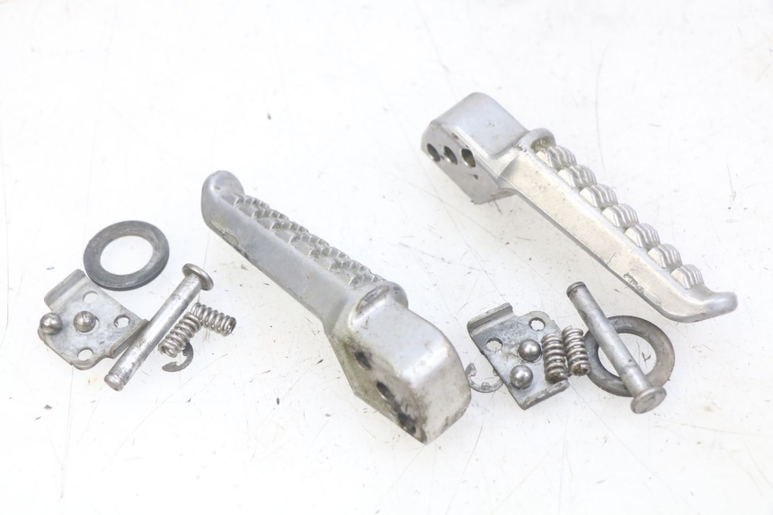 photo de PAIA DI PEDANE POSTERIORI KAWASAKI Z 750 (2007 - 2013) - Dettaglio del componente