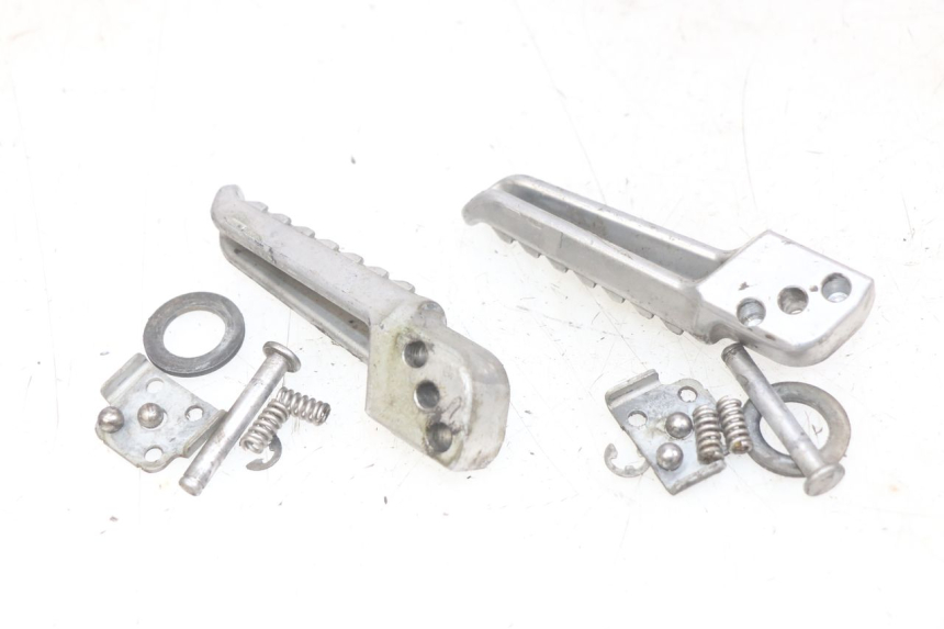 photo de PAIA DI PEDANE POSTERIORI KAWASAKI Z 750 (2007 - 2013) - Primo piano tecnico