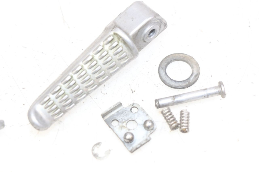 photo de PAIA DI PEDANE POSTERIORI KAWASAKI Z 750 (2007 - 2013) - Dettagli dei punti di fissaggio