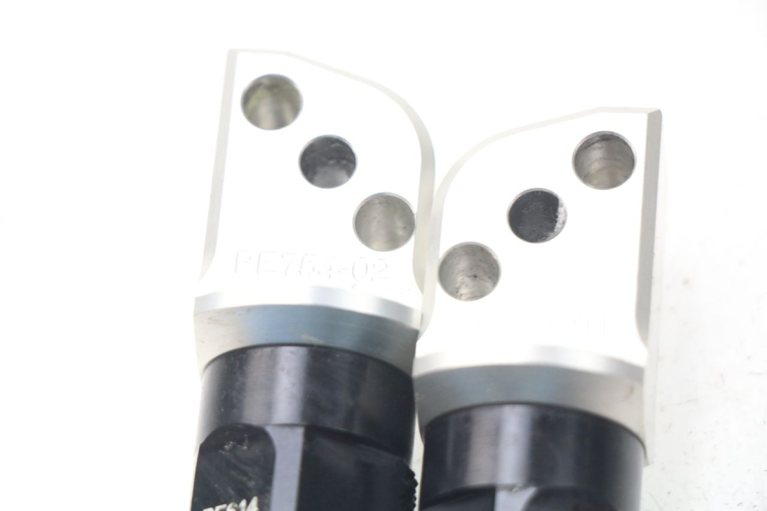 photo de COPPIA PEDANE POSTERIORI KAWASAKI Z Z900 900 (2017 - 2019) - Dettaglio del componente