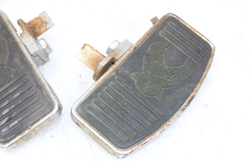 photo de PEDANA ANTERIORE HYOSUNG GV AQUILA 125 (2000 - 2009) - Altra vista dell'articolo