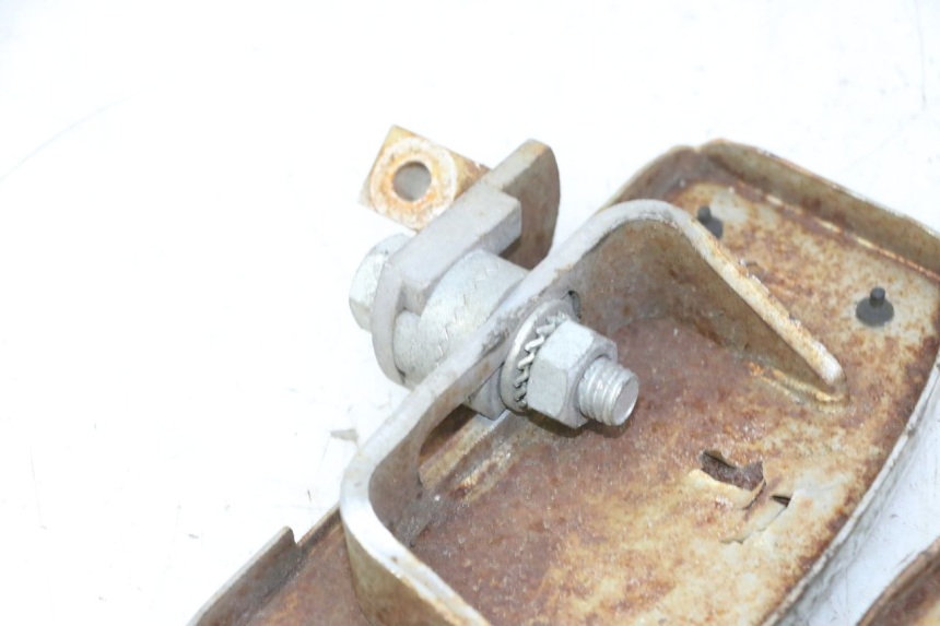 photo de PEDANA ANTERIORE HYOSUNG GV AQUILA 125 (2000 - 2009) - Vista d'insieme del prodotto