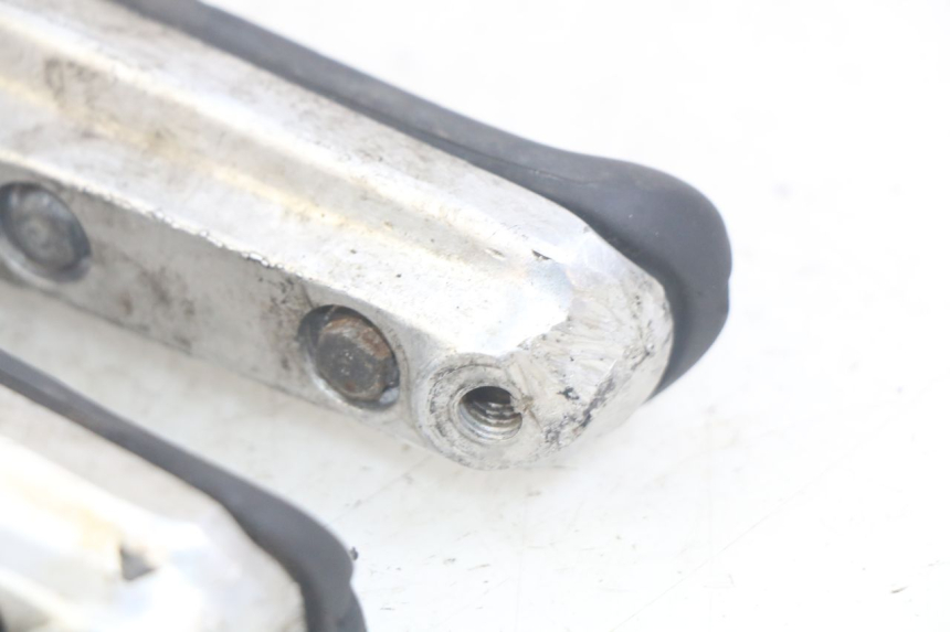 photo de PAIA DI PEDANE ANTERIORI HONDA CBR F SC25 1000 (1989 - 1992) - Primo piano tecnico