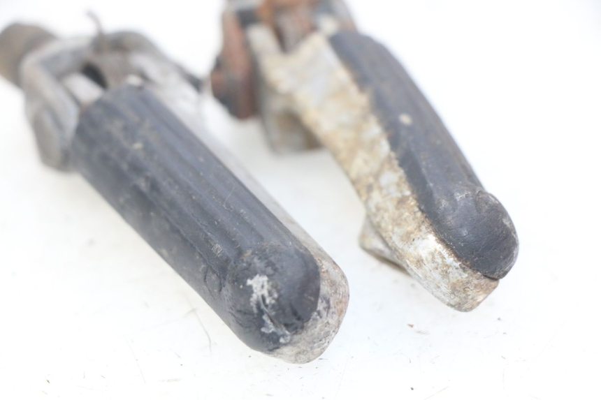 photo de PAIA DI PEDANE ANTERIORI HONDA CBR RR FIREBLADE 900 (1992 - 1994) - Dettaglio del componente