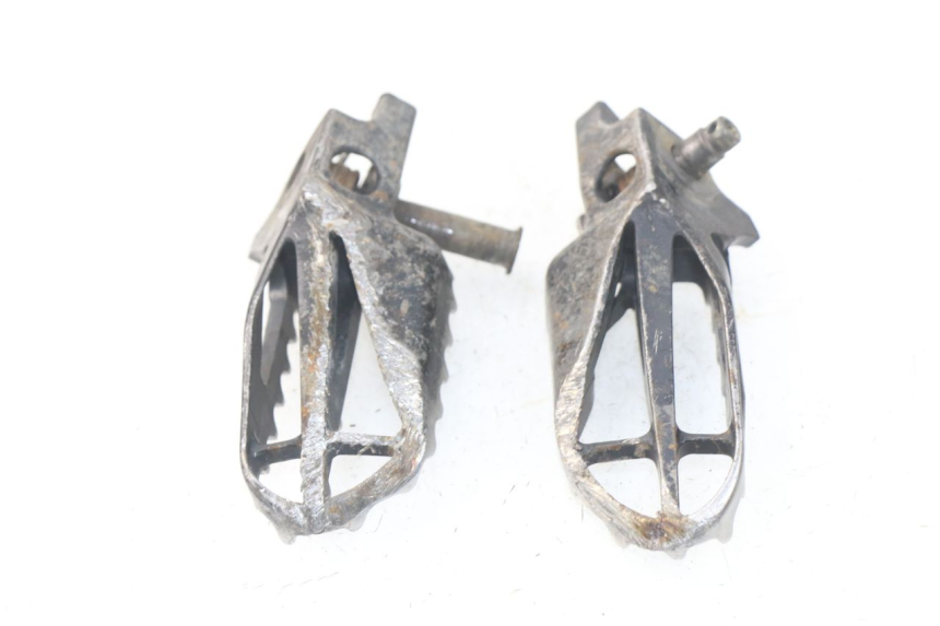 photo de PEDANA ANTERIORE HONDA CRF CR-F 450 (2005 - 2008) - Primo piano tecnico