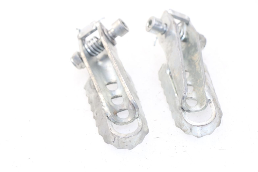 photo de COPPIA PEDANE ANTERIORI DERBI DIRT BOY 4T 50 - Dettaglio del componente