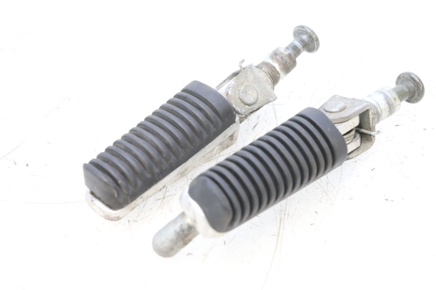 photo de PAIA DI PEDANE ANTERIORI YAMAHA FZS FAZER 600 (1998 - 2001) - Vista principale