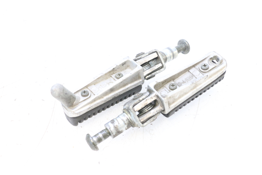 photo de PAIA DI PEDANE ANTERIORI YAMAHA FZS FAZER 600 (1998 - 2001) - Primo piano tecnico