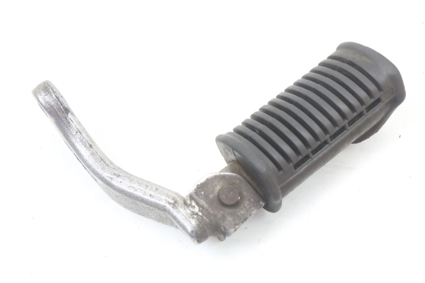 photo de COPPIA PEDANE ANTERIORI SUZUKI GN 125 (1997 - 2000) - Dettagli dei punti di fissaggio