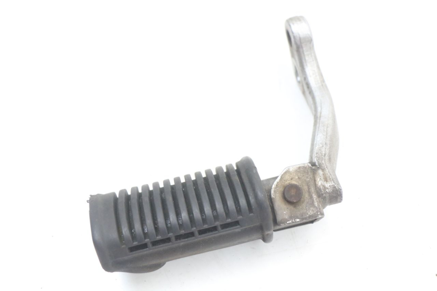 photo de COPPIA PEDANE ANTERIORI SUZUKI GN 125 (1997 - 2000) - Ricambio usato controllato