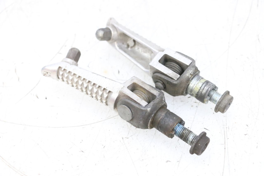 photo de PEDANA ANTERIORE SUZUKI GSXR GSX-R 1000 (2003 - 2004) - Zoom sullo stato d'uso