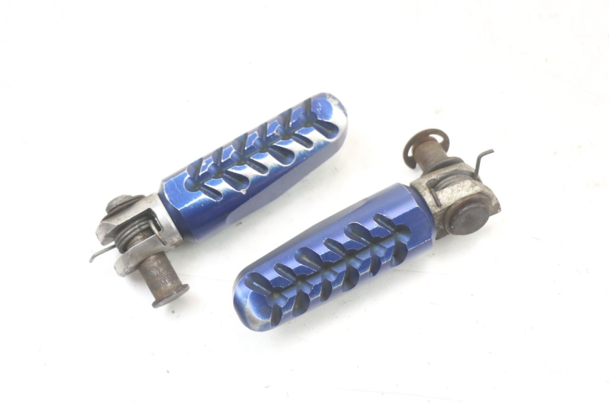 photo de PEDANA ANTERIORE KAWASAKI ZR7 ZR-7 S 750 (1999 - 2004) - Zoom sullo stato d'uso