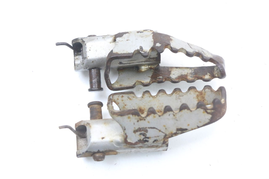 photo de PEDANA ANTERIORE KAWASAKI KDX 125 (1990 - 1991) - Zoom sullo stato d'uso