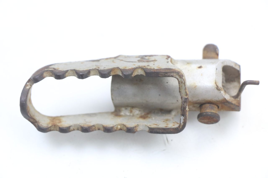 photo de PEDANA ANTERIORE KAWASAKI KDX 125 (1990 - 1991) - Primo piano tecnico