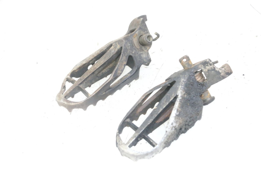 photo de PEDANA ANTERIORE KAWASAKI KX F KXF 450 (2009 - 2011) - Primo piano tecnico