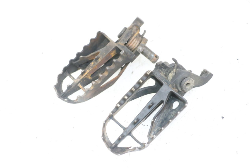 photo de PEDANA ANTERIORE KAWASAKI KX F KXF 450 (2009 - 2011) - Marcature e riferimenti originali