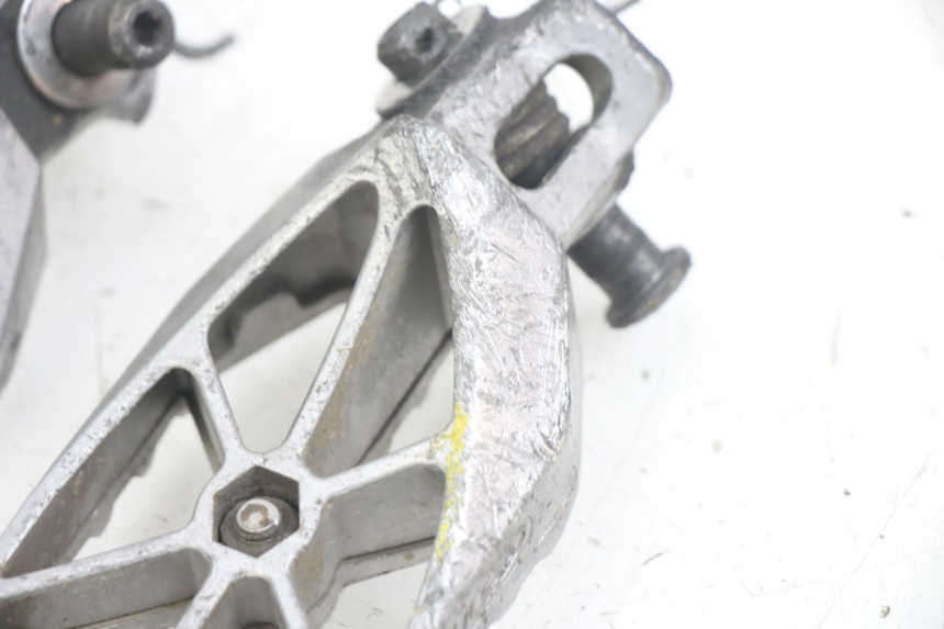 photo de PAIA DI PEDANE ANTERIORI KAWASAKI KXF KX-F 250 (2012 - 2014) - Dettagli dei punti di fissaggio