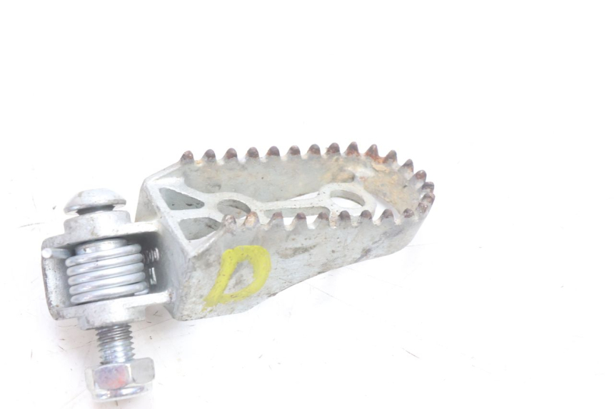 photo de PEDANA ANTERIORE RIEJU MRT PRO SUPERMOTARD 50 (2007 - 2018) - Zoom sullo stato d'uso
