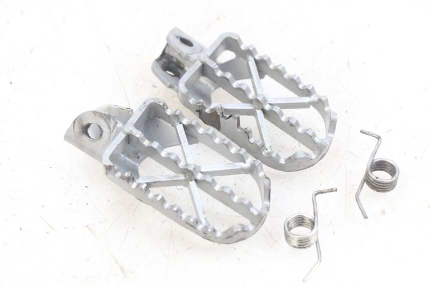 photo de PAIA DI PEDANE ANTERIORI YCF R-START 125 - Altra angolazione