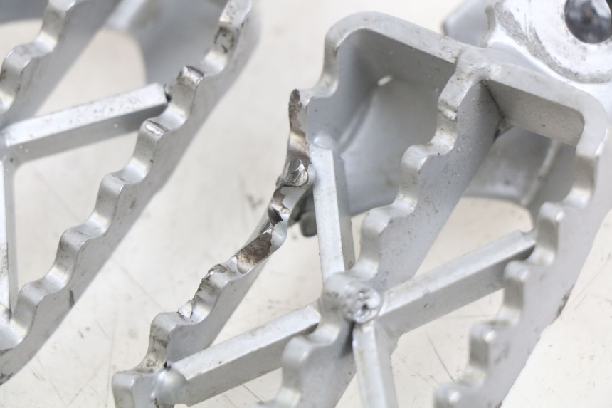 photo de PAIA DI PEDANE ANTERIORI YCF R-START 125 - Vista d'insieme del prodotto