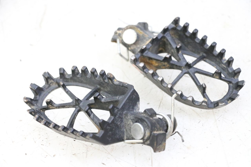 photo de PAIA DI PEDANE ANTERIORI APOLLO RFZ 125 - Altra angolazione